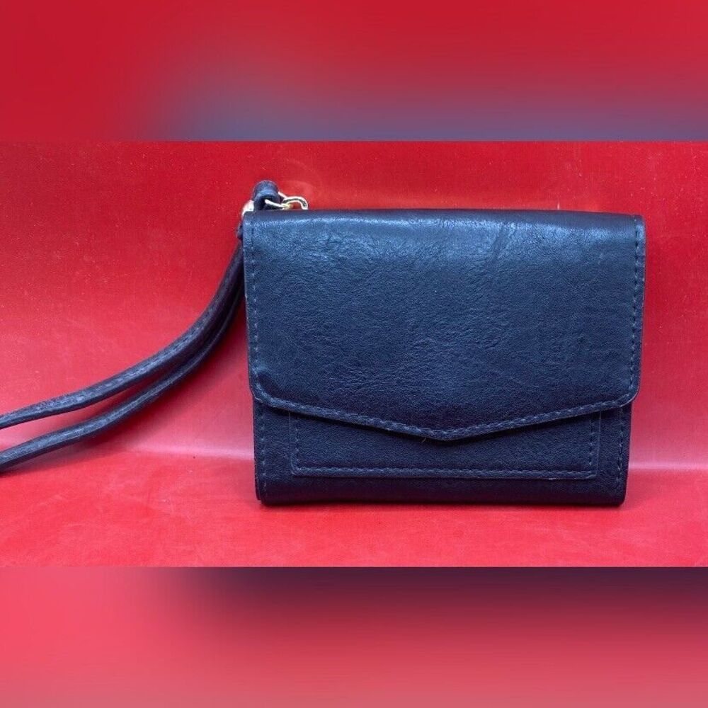 Guang Tong Wallet Black Leather Wristlet Credit Cards 5 X 4”